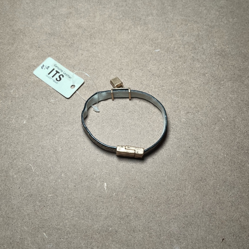 Leather bracelet